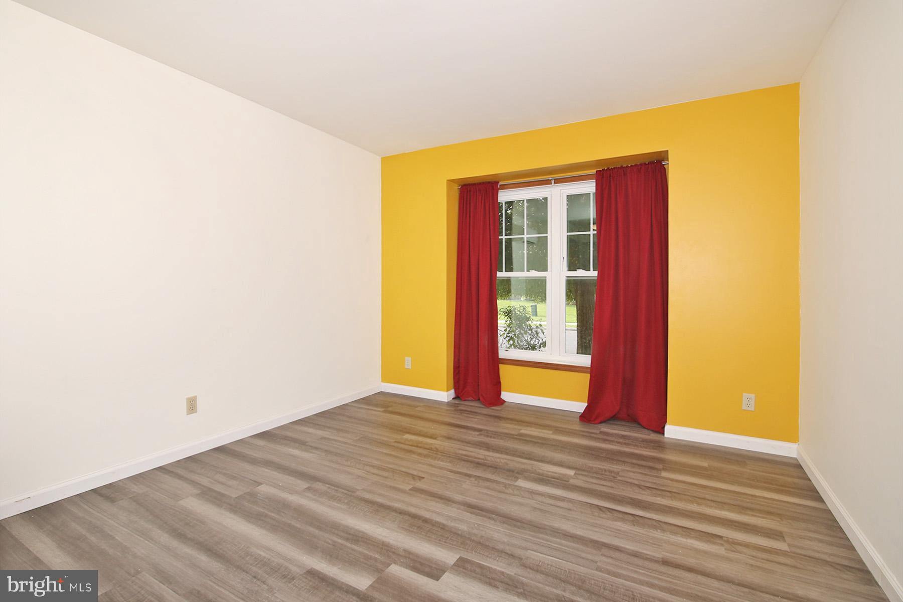 LAUREL HILLS NORTH - Residential