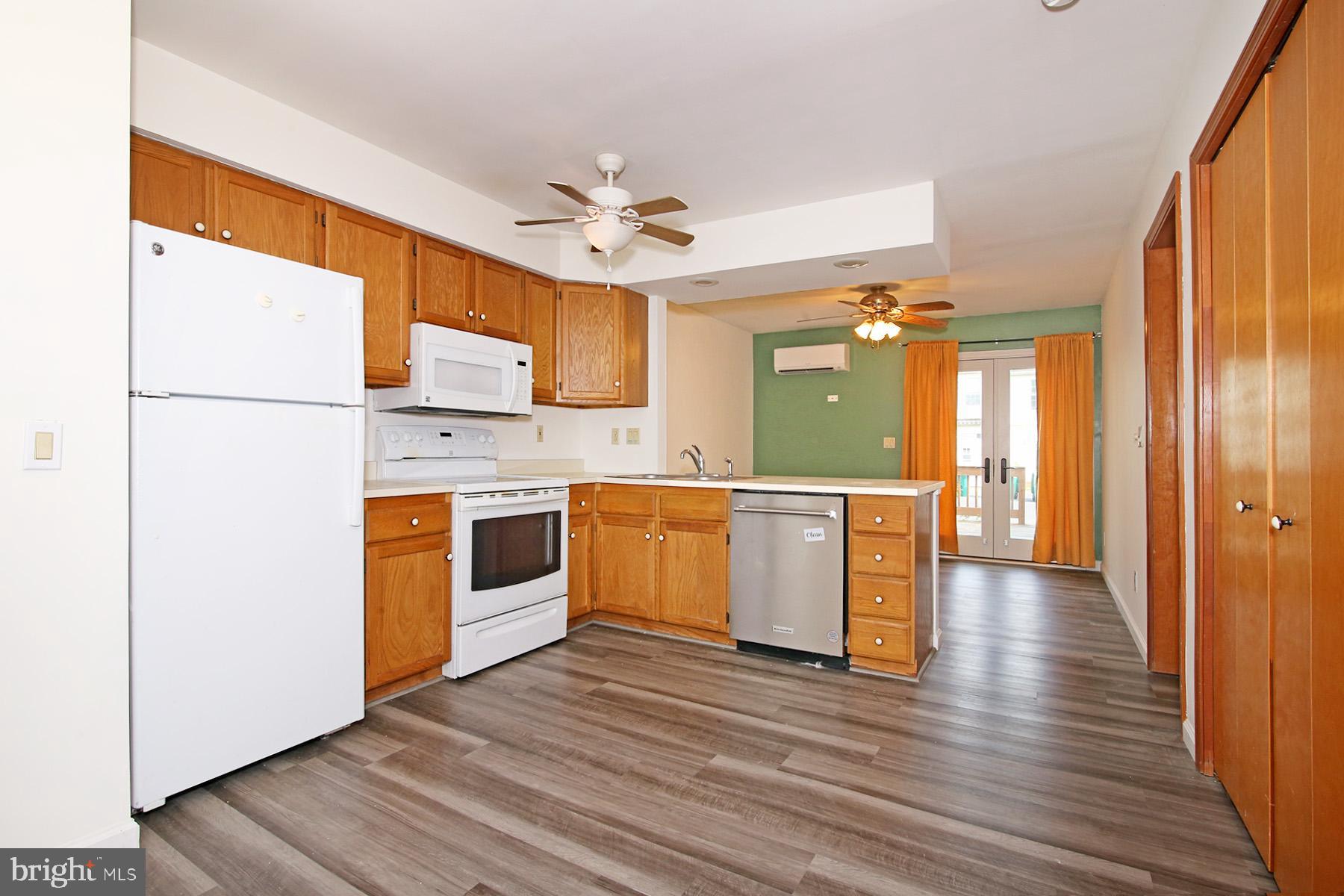 LAUREL HILLS NORTH - Residential