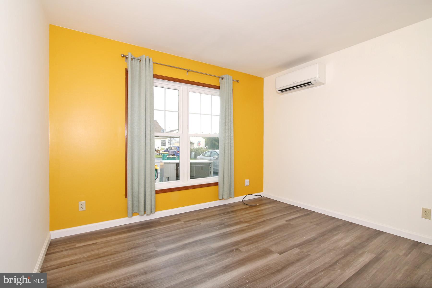 LAUREL HILLS NORTH - Residential