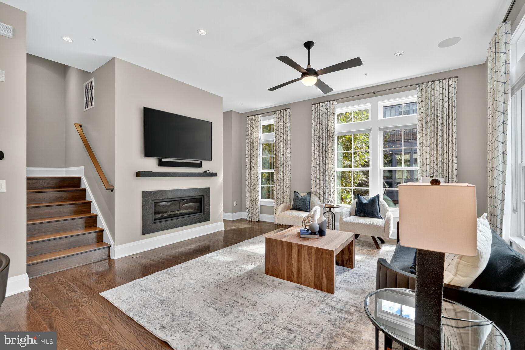 ROBINSON LANDING - Residential
