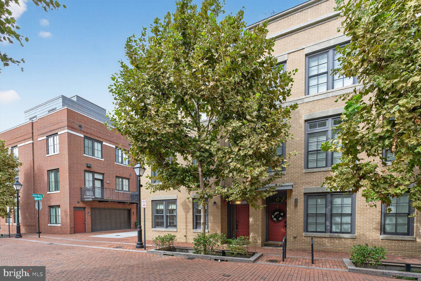 ROBINSON LANDING - Residential