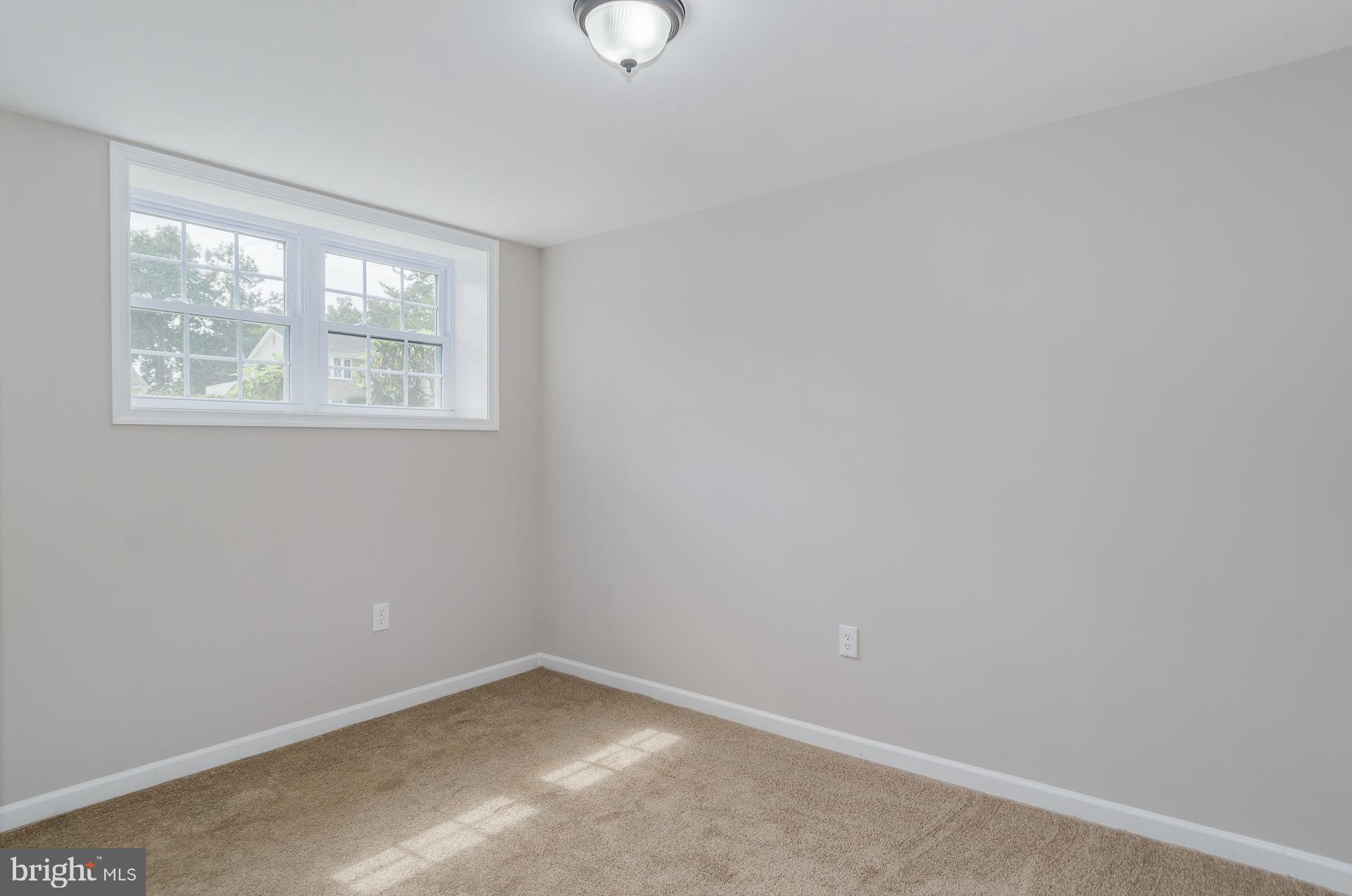 KINGS POINT - Residential Lease
