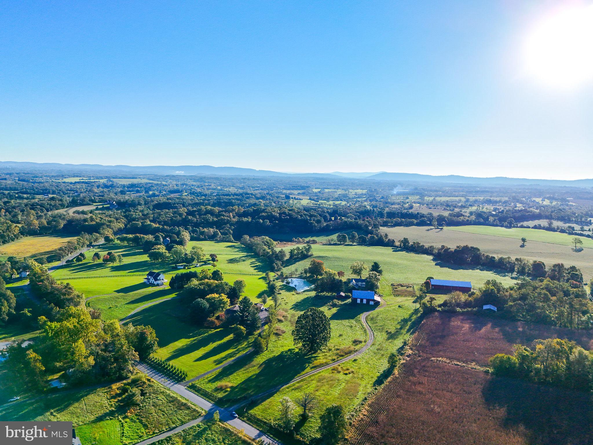 SHORT HILL - Land
