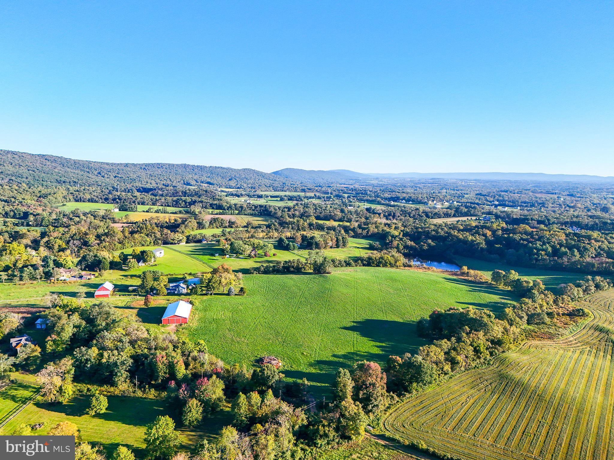 SHORT HILL - Land