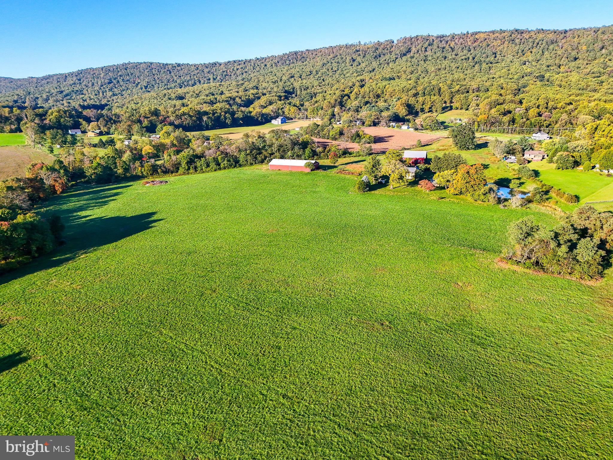 SHORT HILL - Land