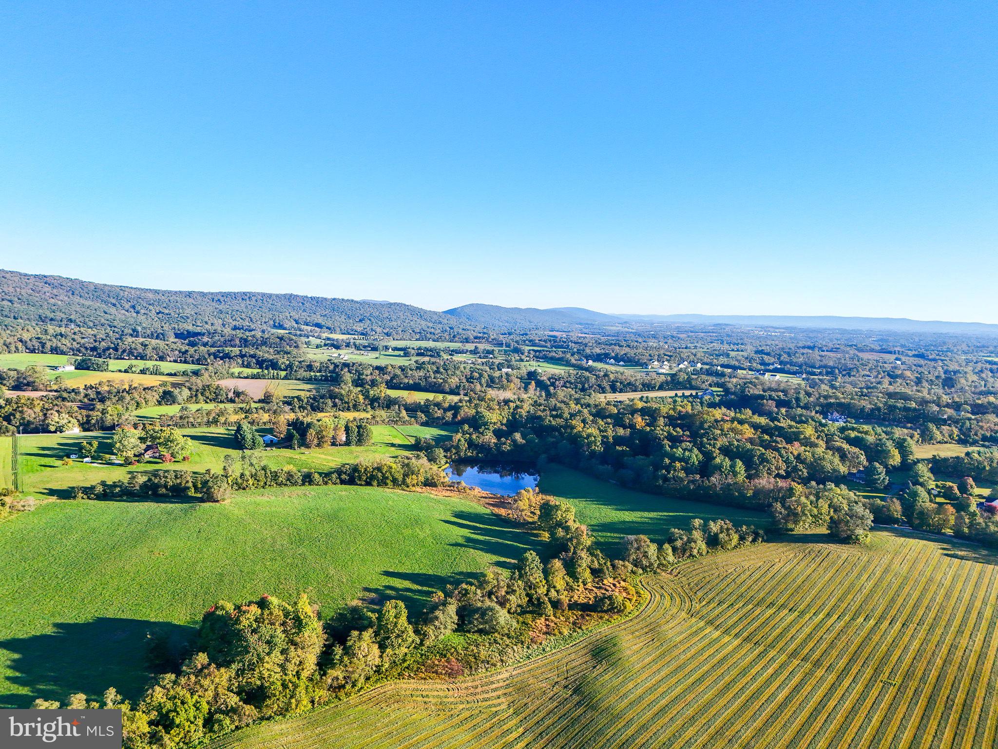 SHORT HILL - Land
