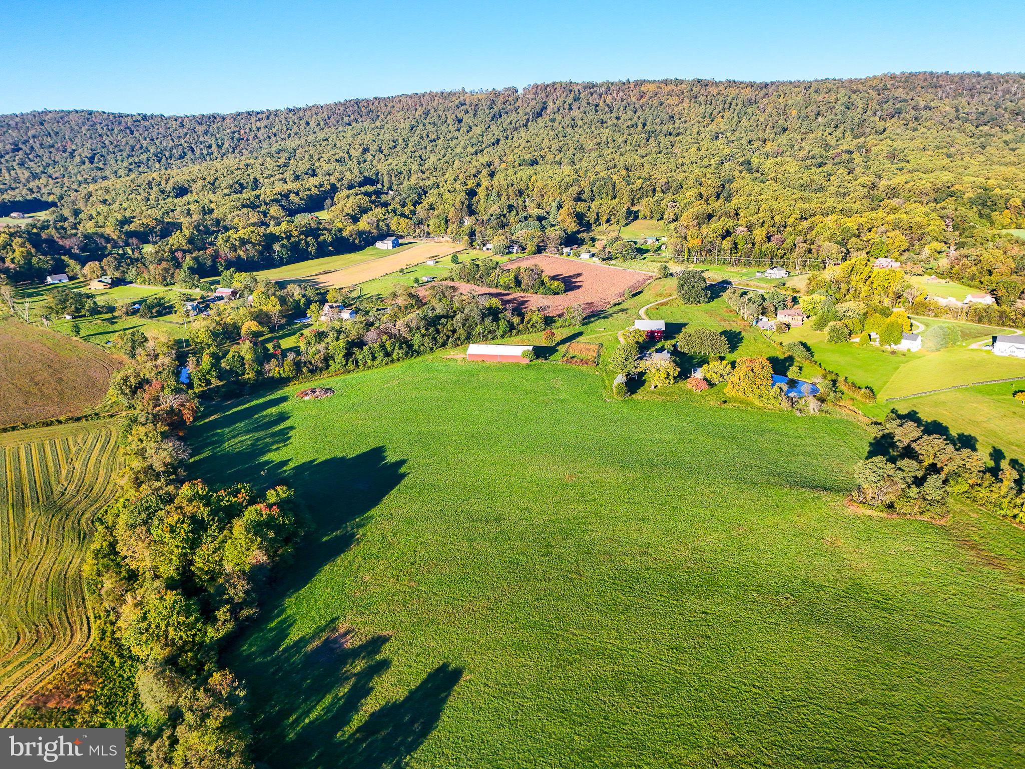 SHORT HILL - Land