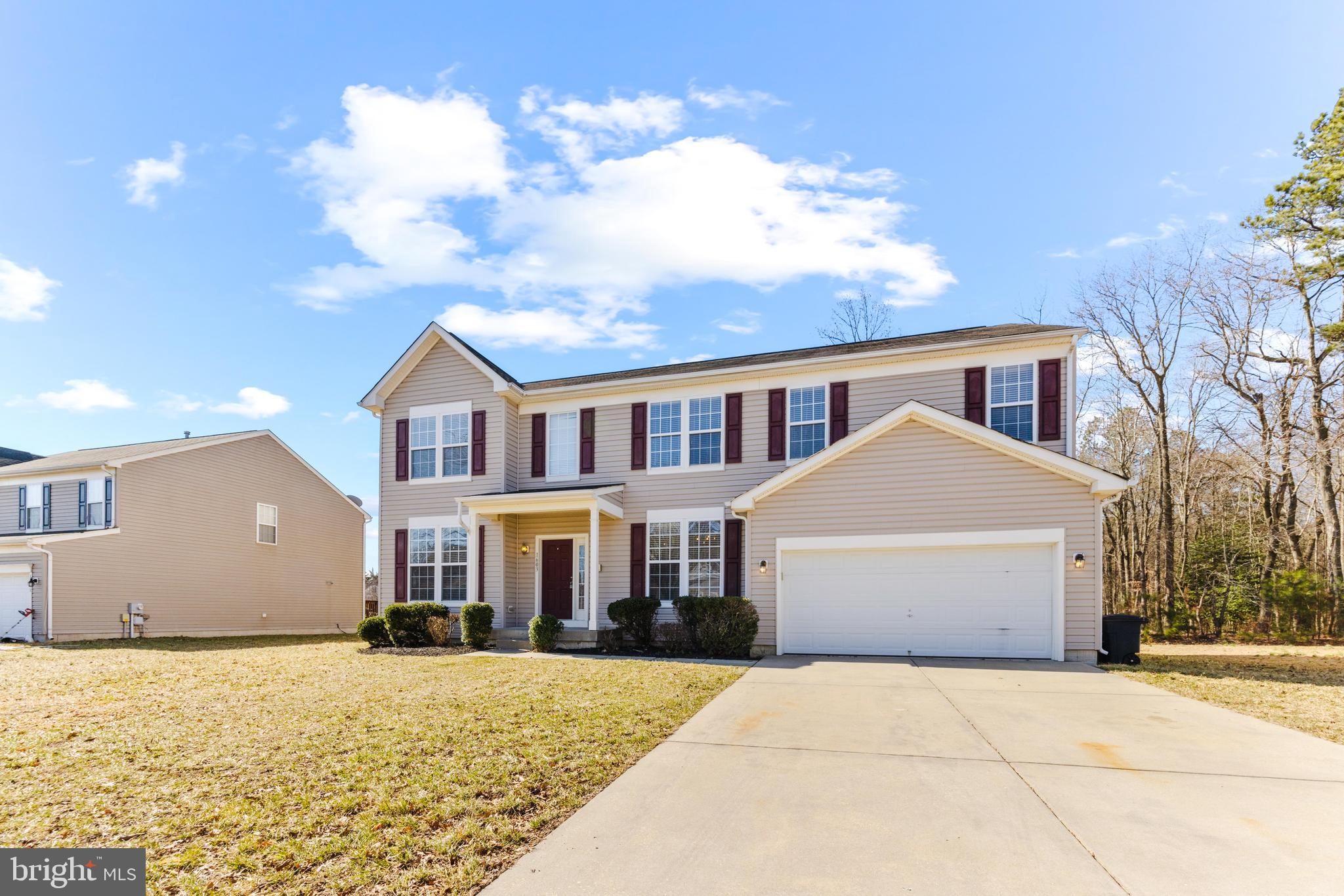 SAVANNAH OVERLOOK - Residential