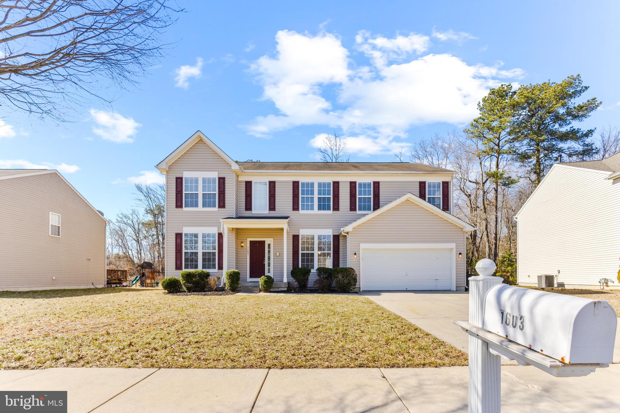 SAVANNAH OVERLOOK - Residential