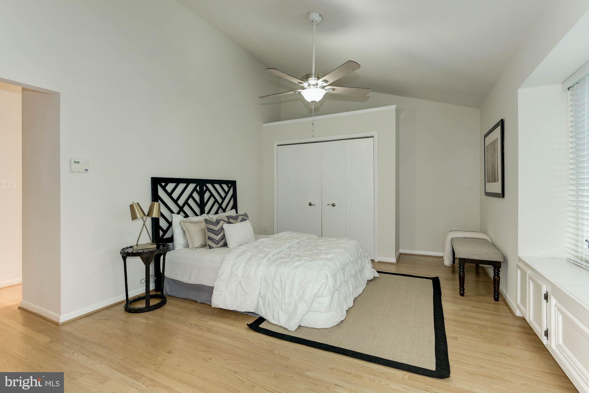 RESTON - Residential