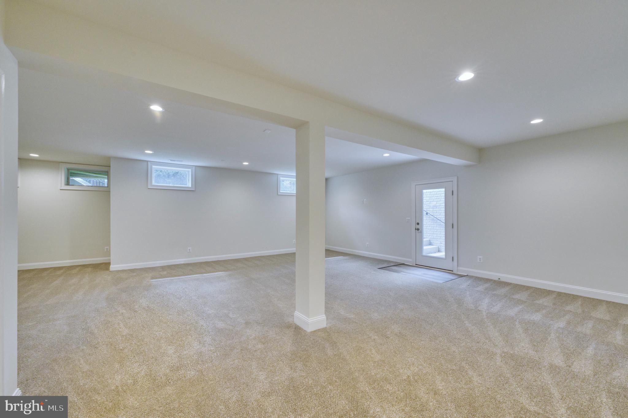 BROYHILLS MCLEAN ESTATES - Residential