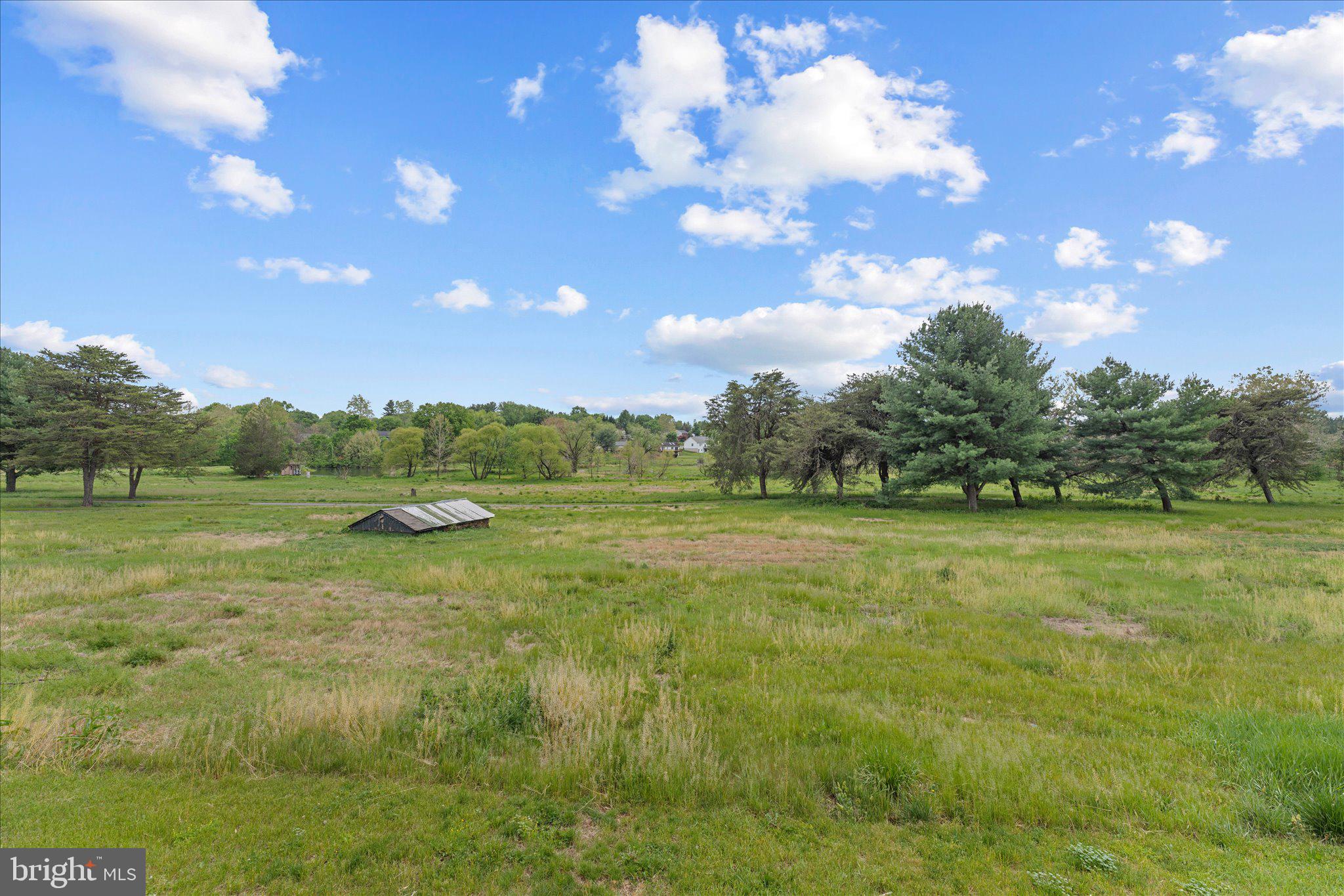 COUNTRY CLUB GREEN - Residential
