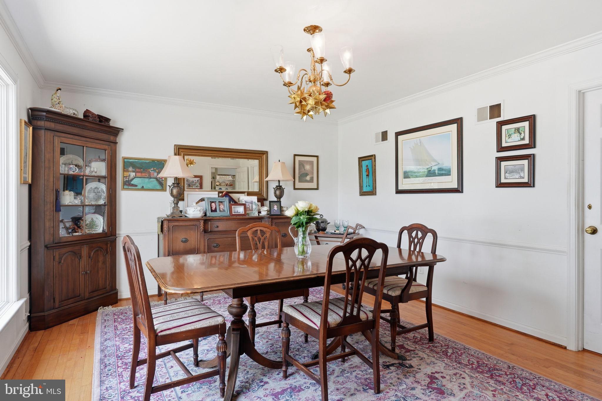 WHITEHALL MANOR - Residential