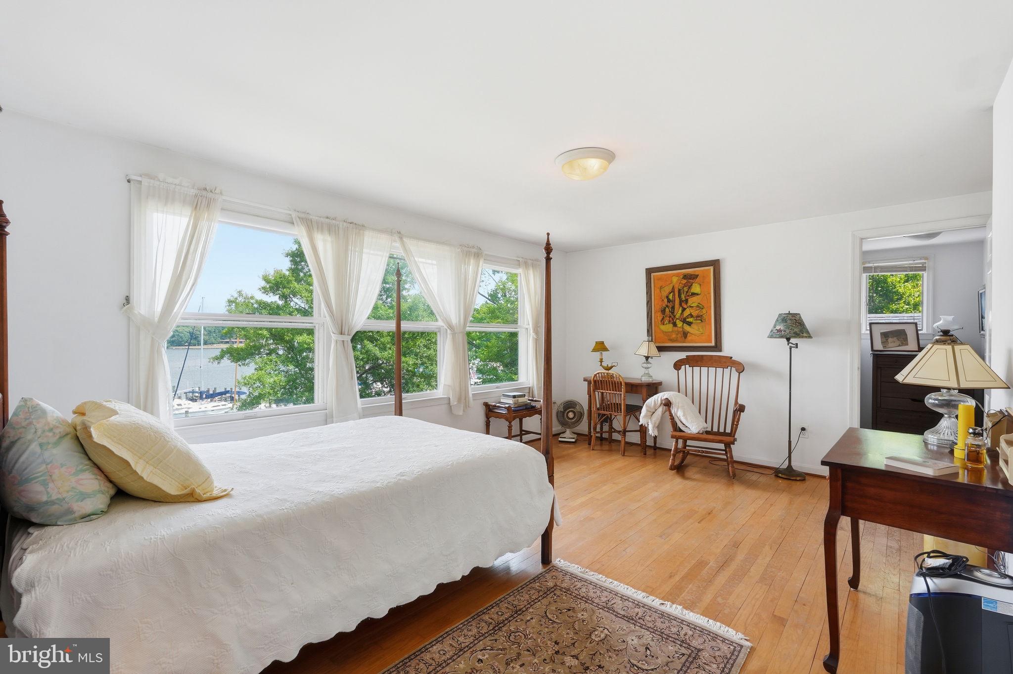WHITEHALL MANOR - Residential