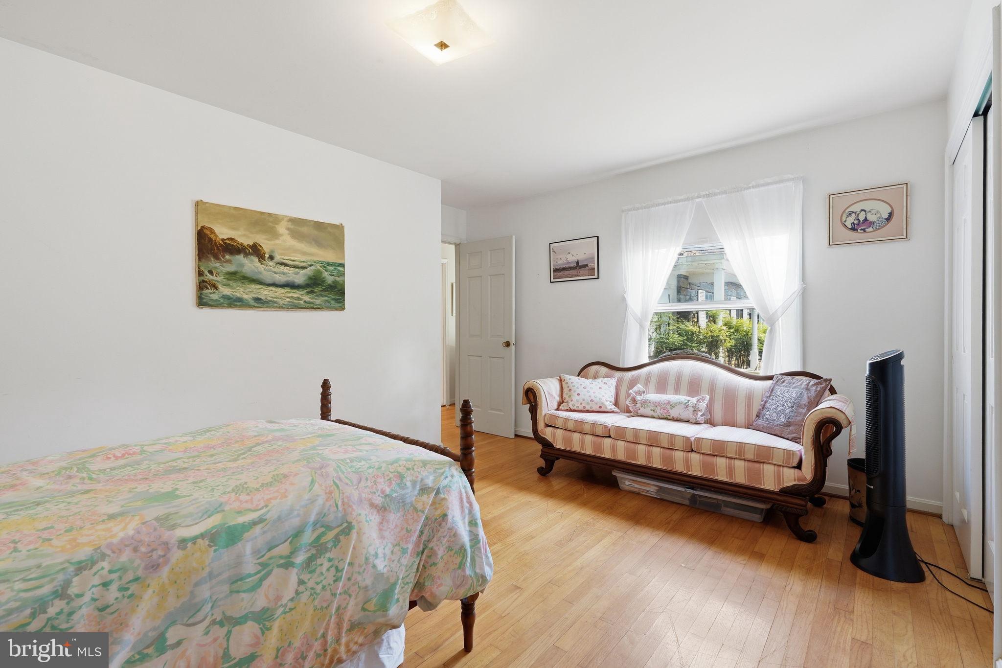 WHITEHALL MANOR - Residential