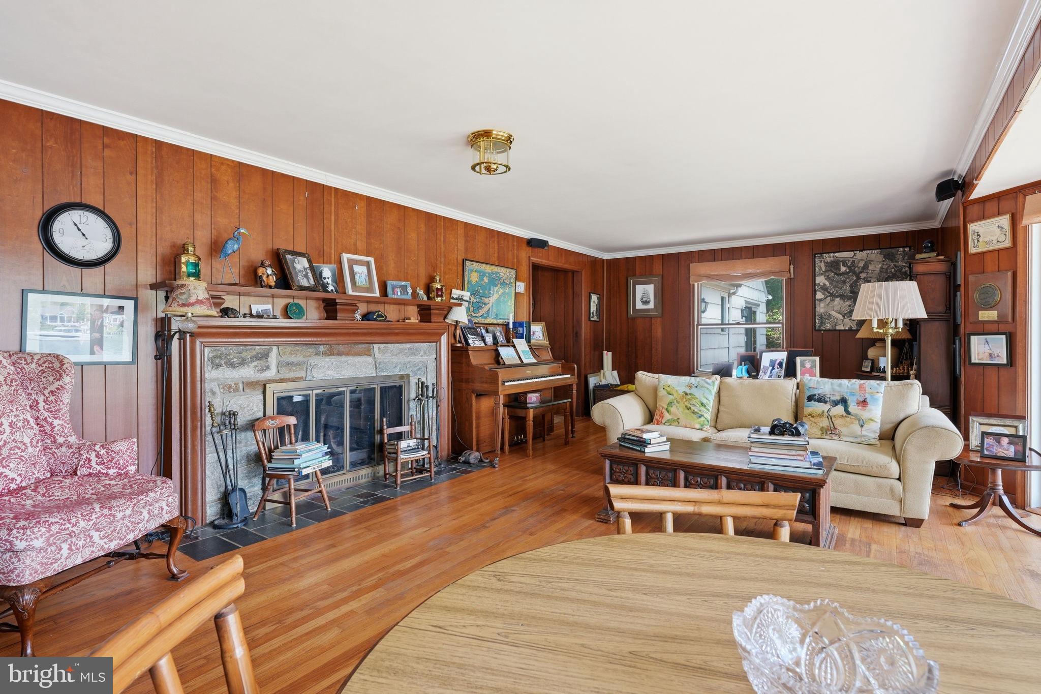 WHITEHALL MANOR - Residential