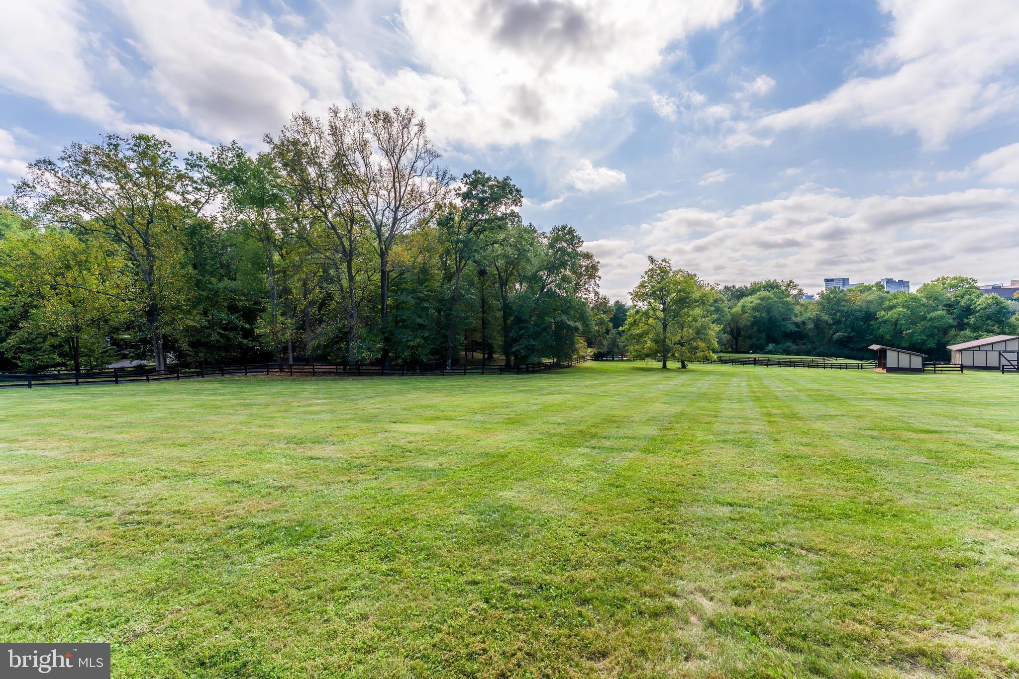 EQUESTRIAN PARK - Residential