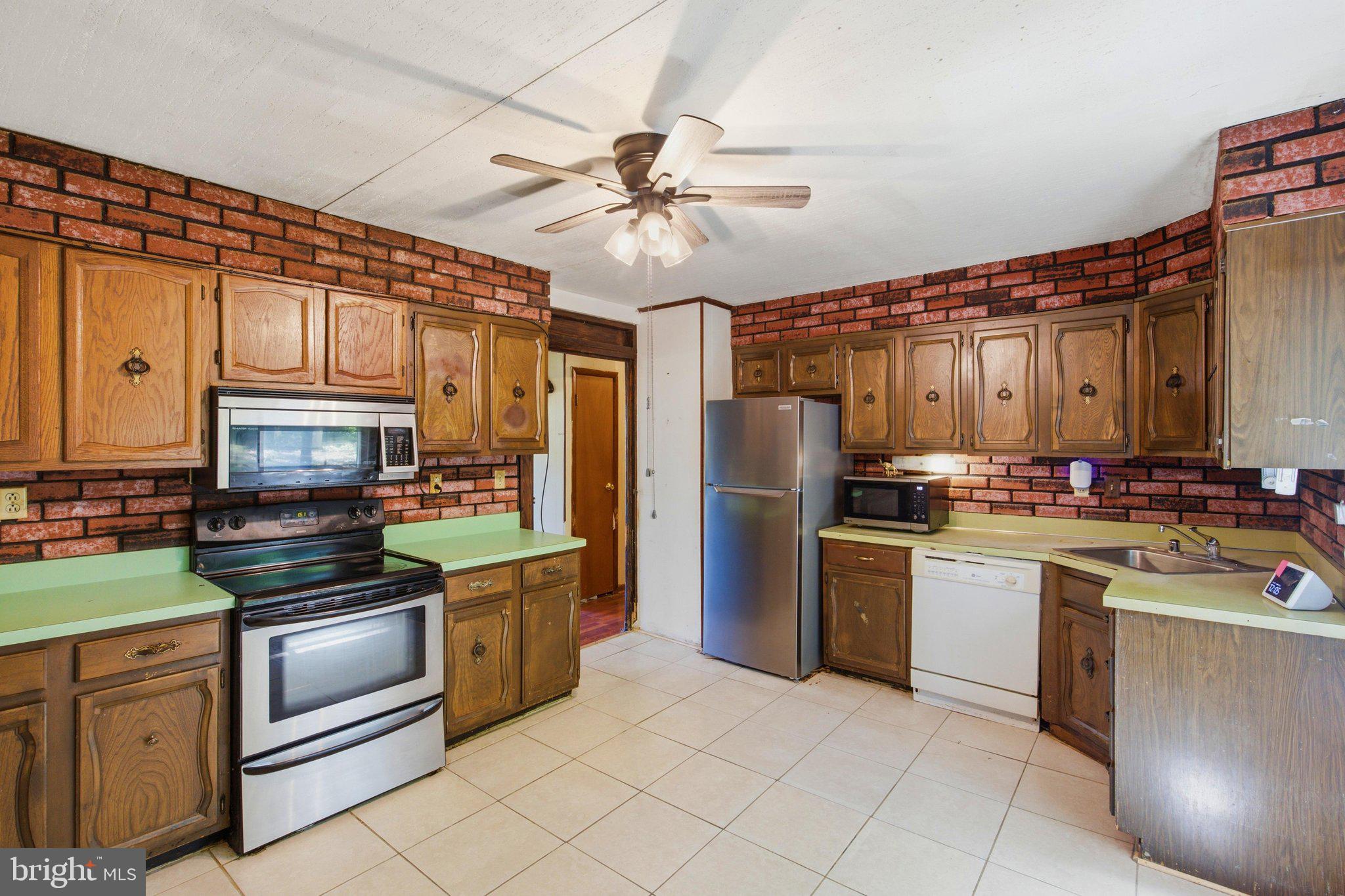 STRAWBERRY HILLS - Residential