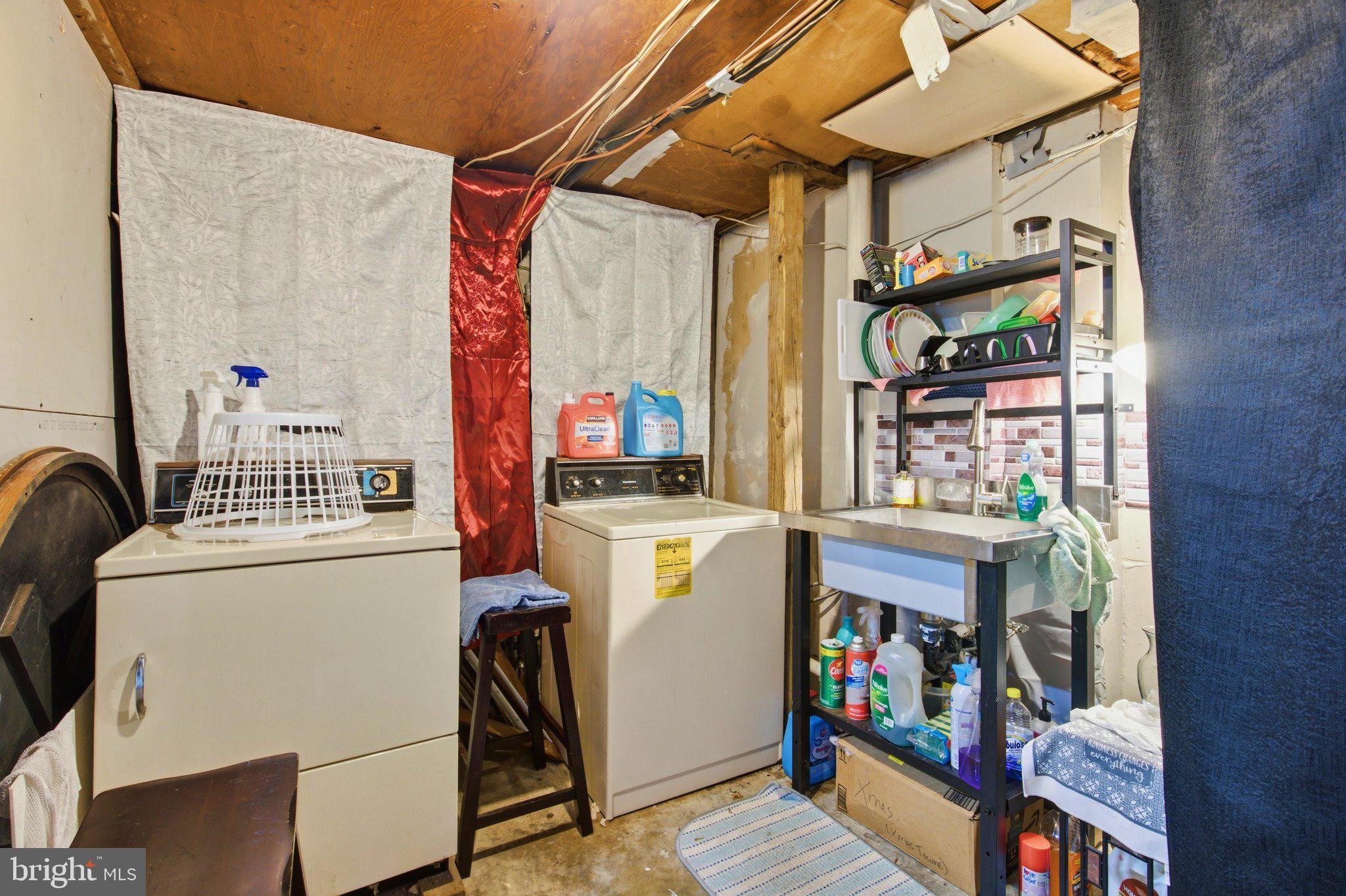 STRAWBERRY HILLS - Residential