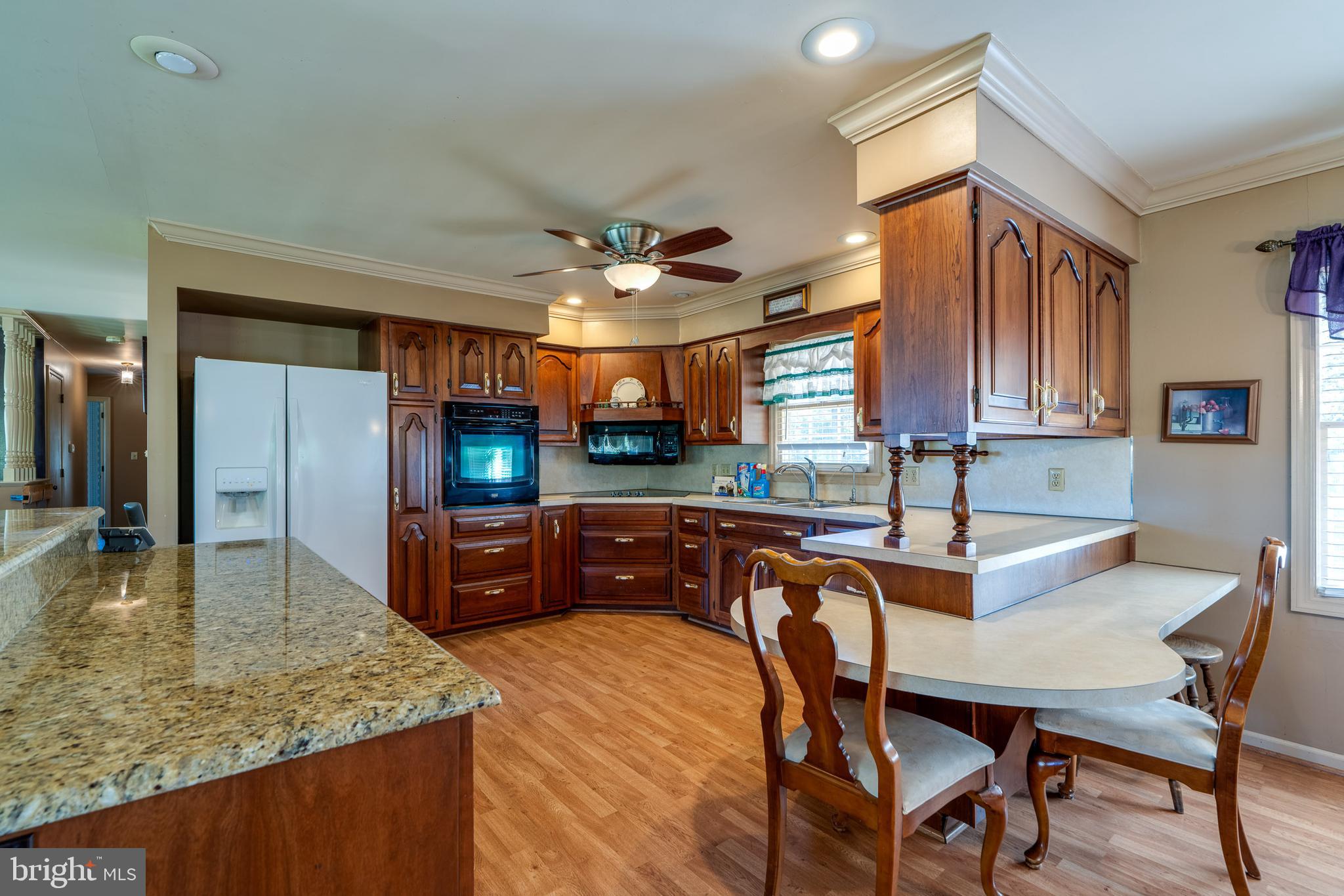 MOUNT JOY - Residential