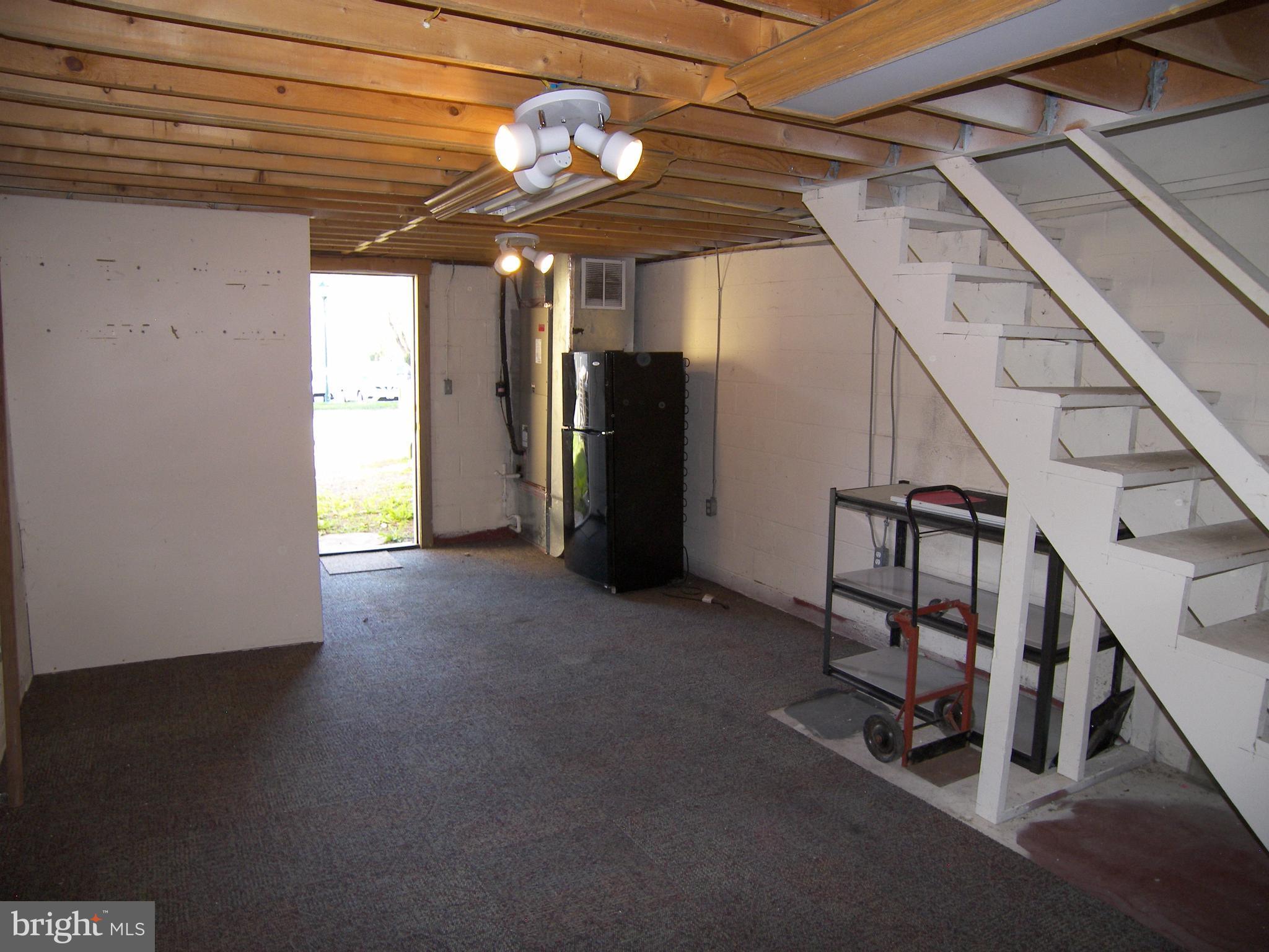 KAYE DIVISION - Commercial Sale