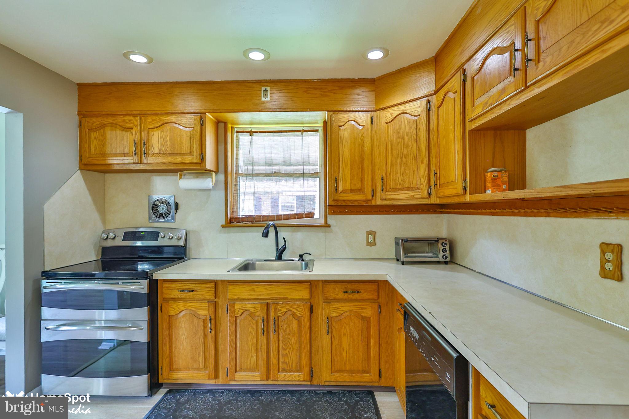 COLLEGE HEIGHTS - Residential