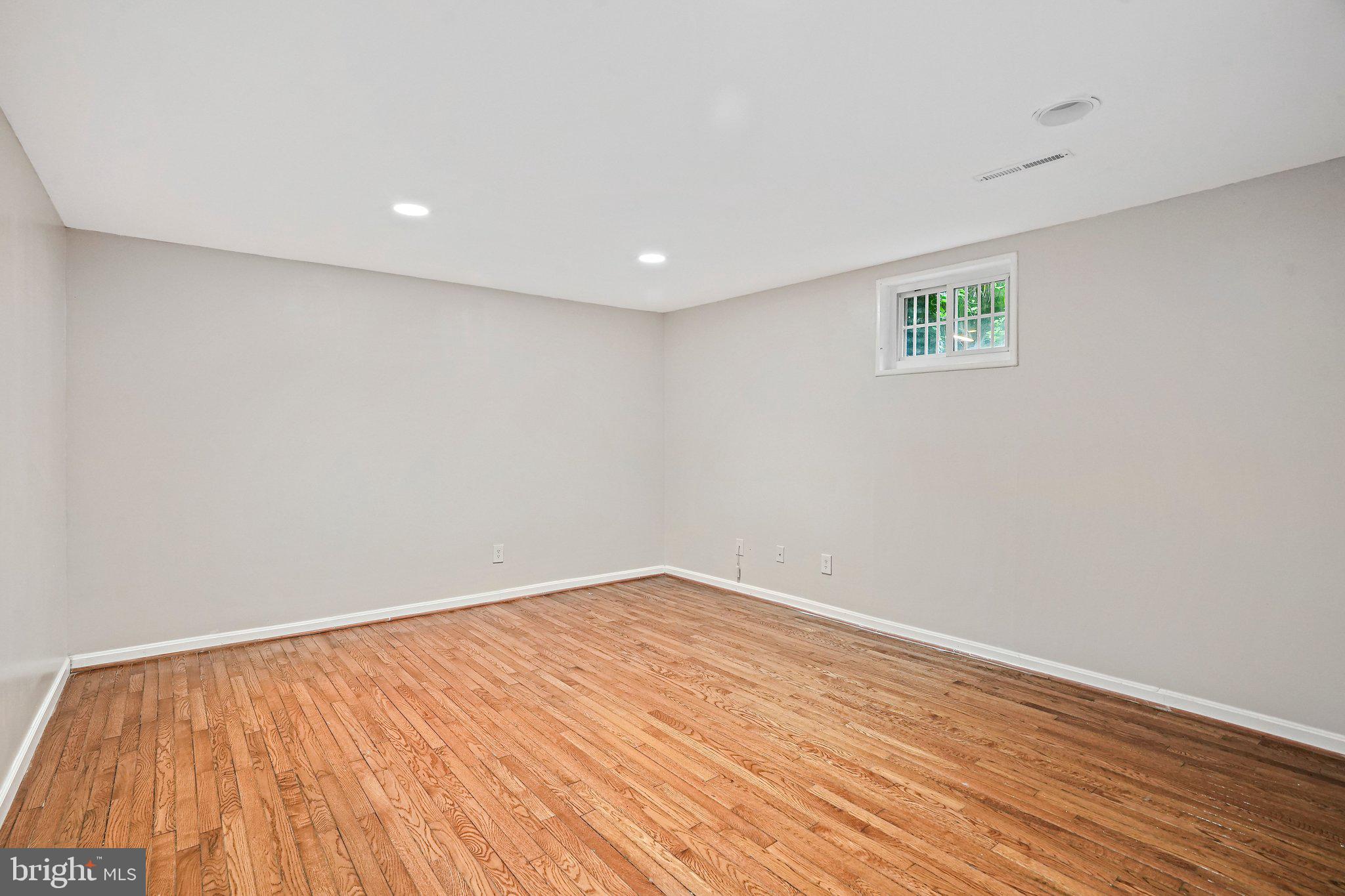 MEADOWGATE - Residential
