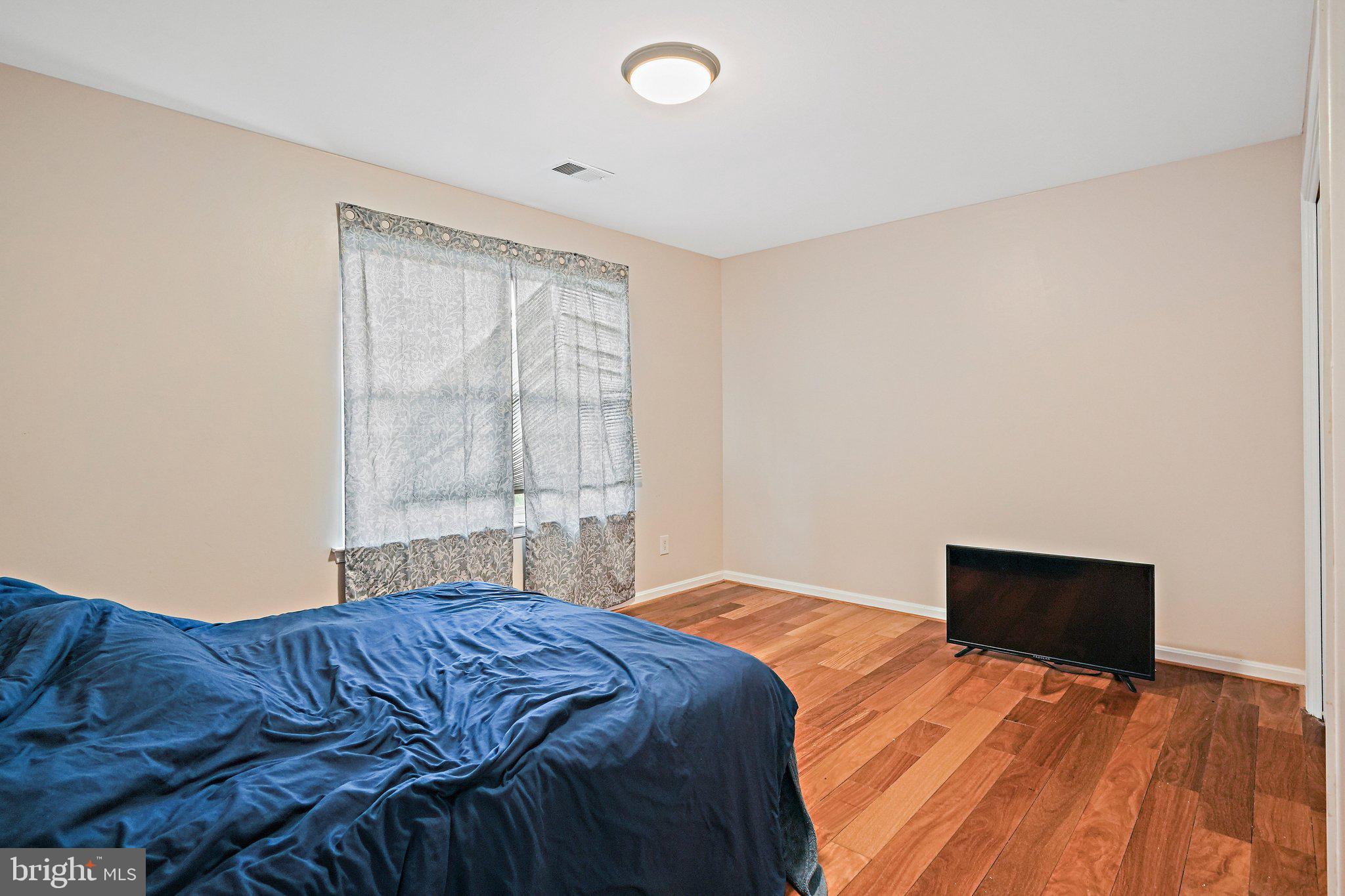 MEADOWGATE - Residential