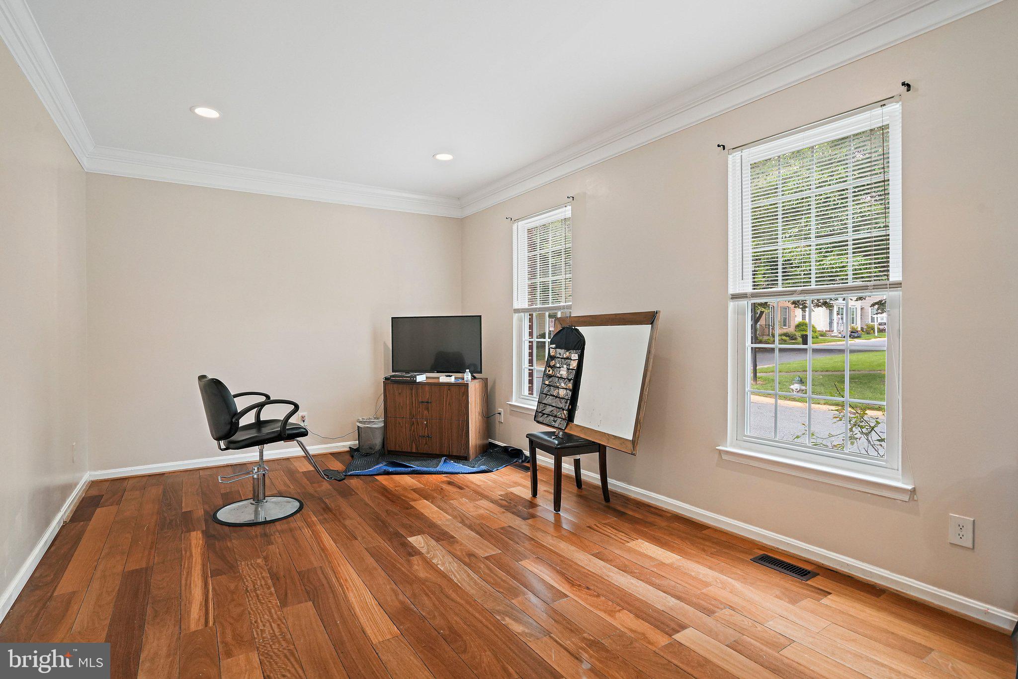 MEADOWGATE - Residential