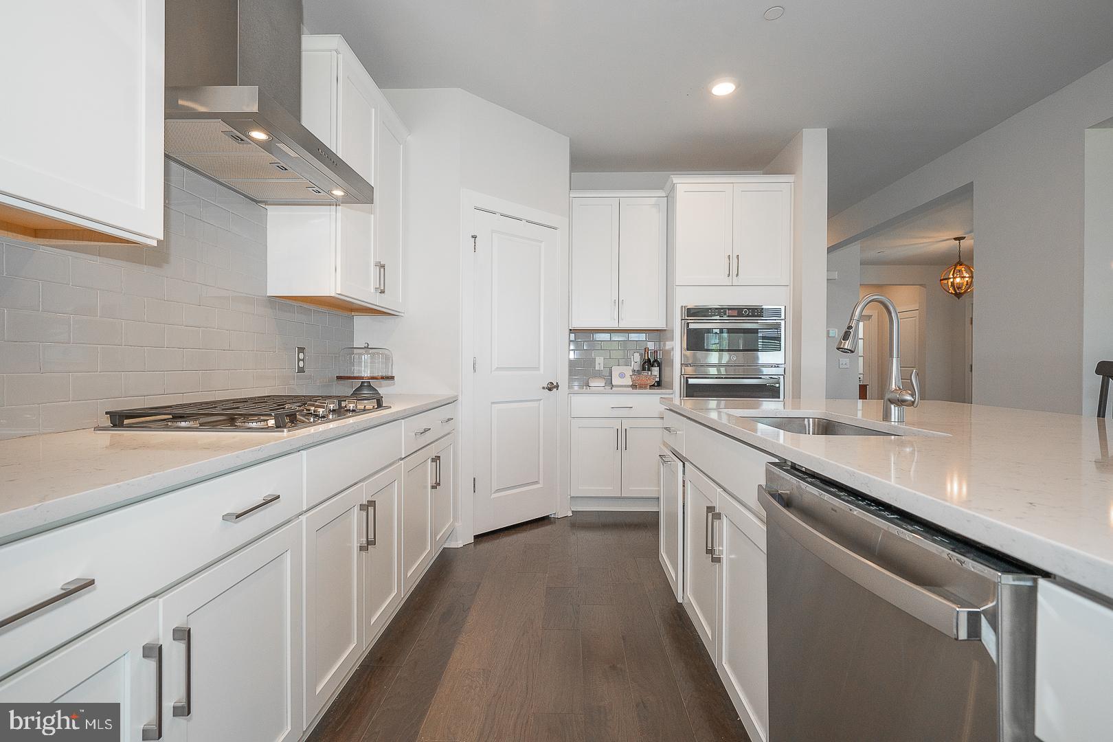 EXTON GROVE - Residential