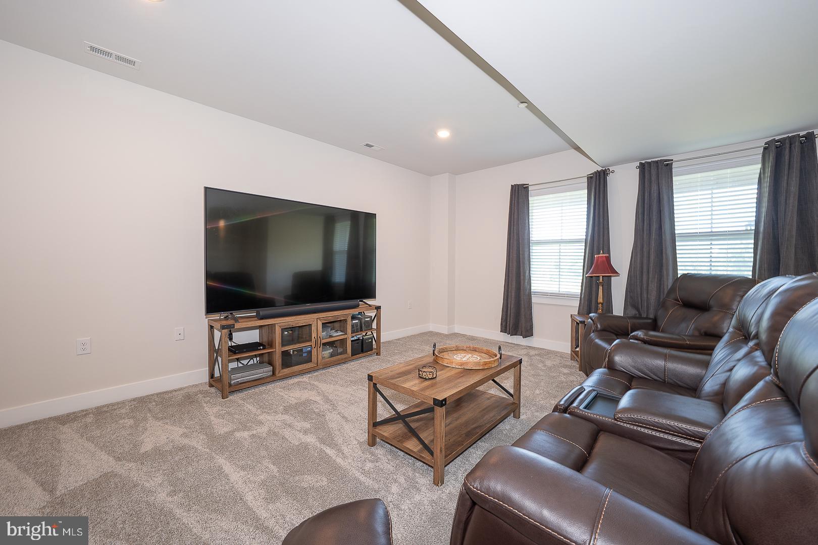 EXTON GROVE - Residential