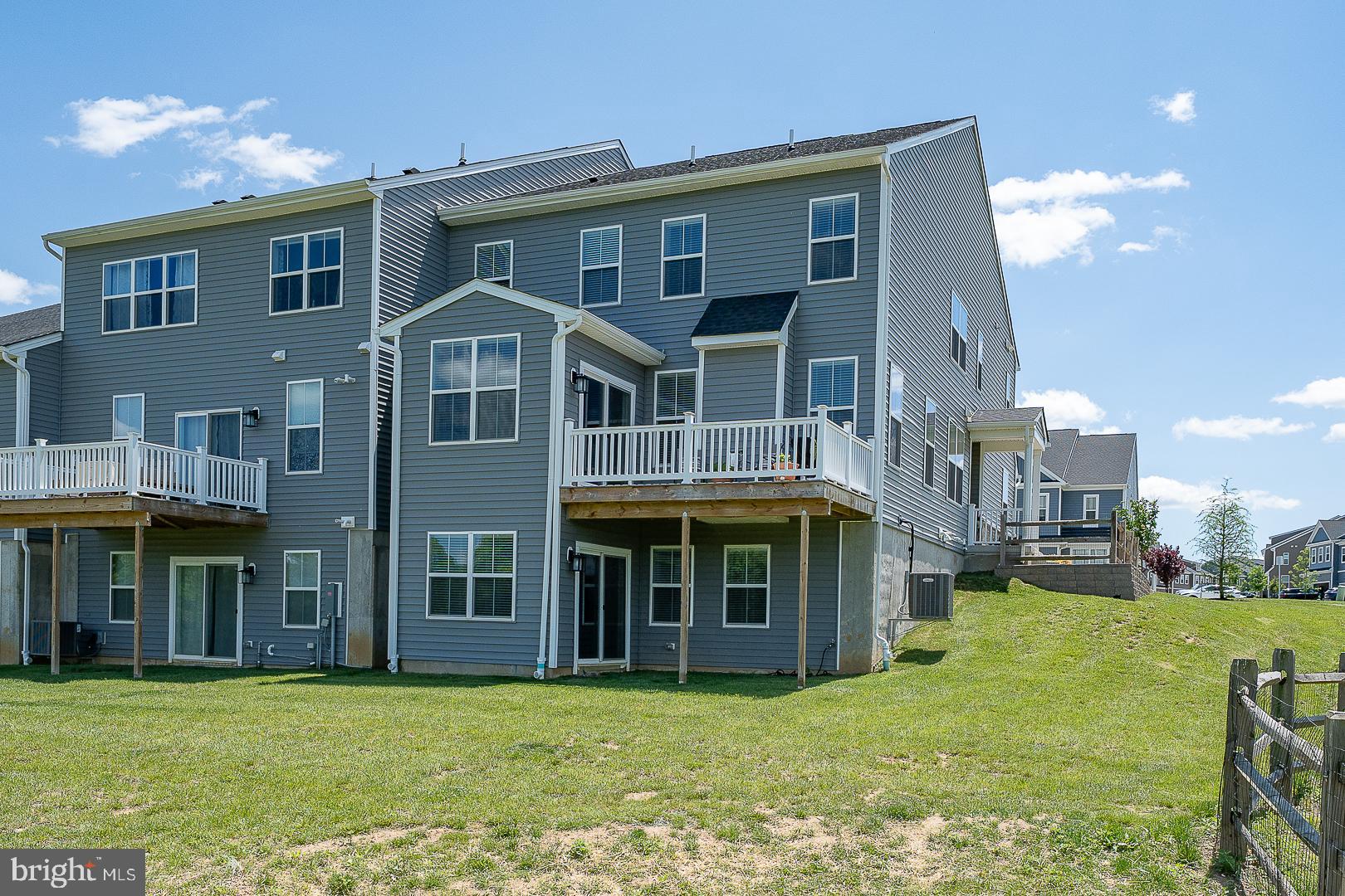 EXTON GROVE - Residential
