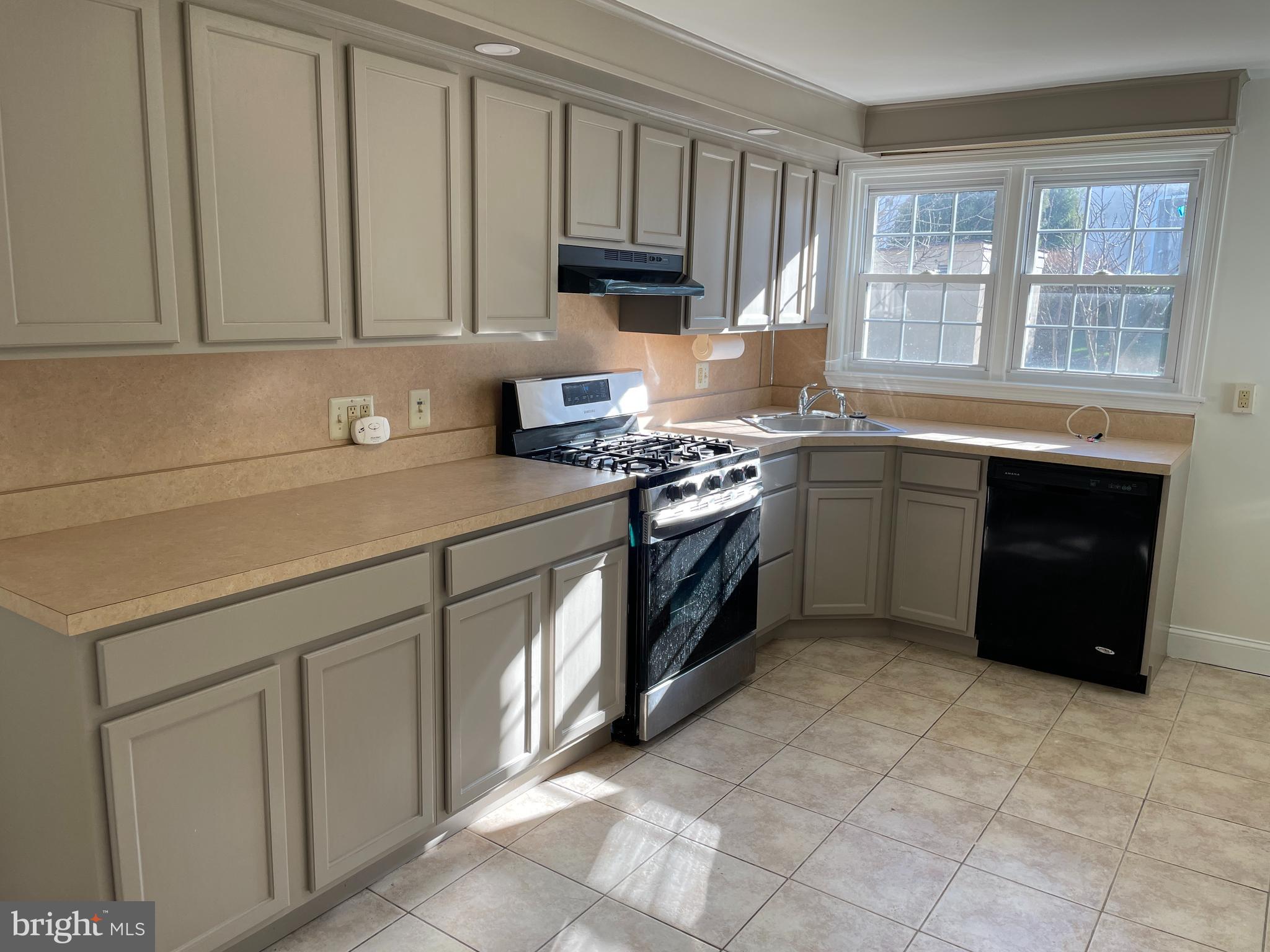 BELMONT HILLS - Residential Lease