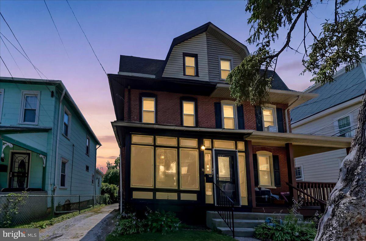 ARDMORE CROSSING - Residential