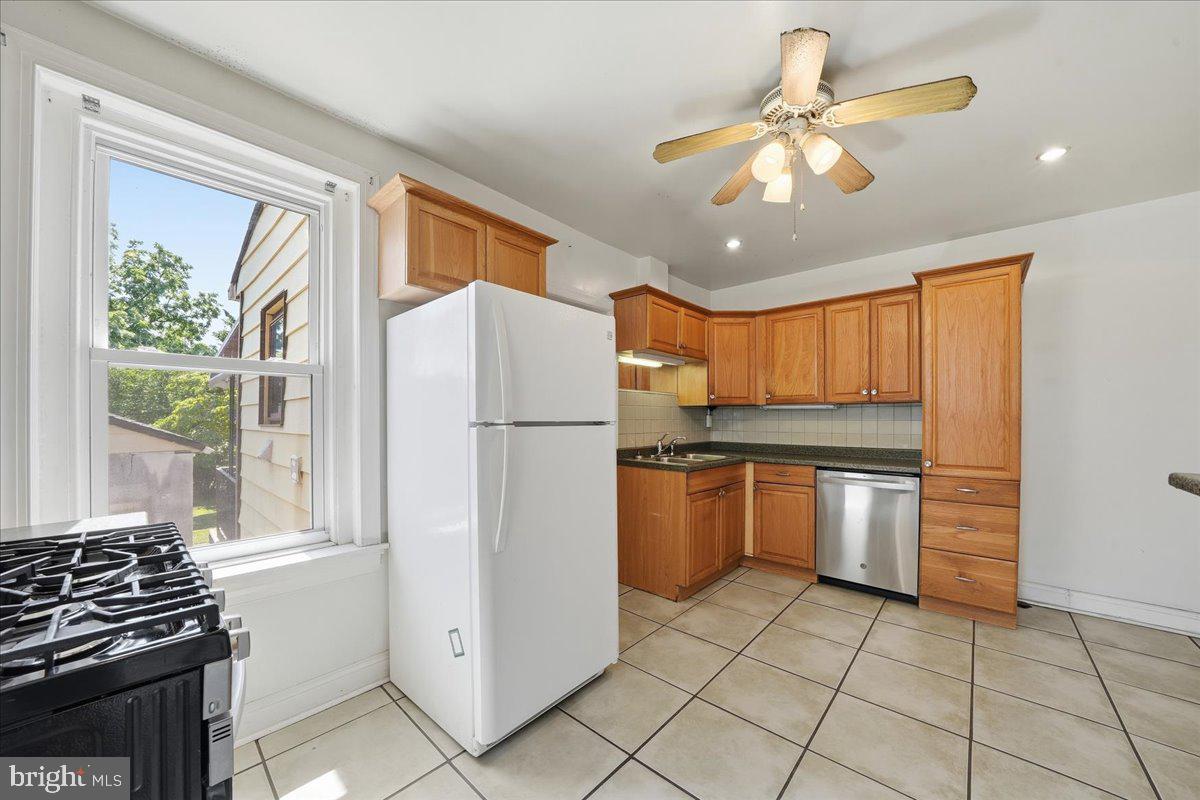 ARDMORE CROSSING - Residential
