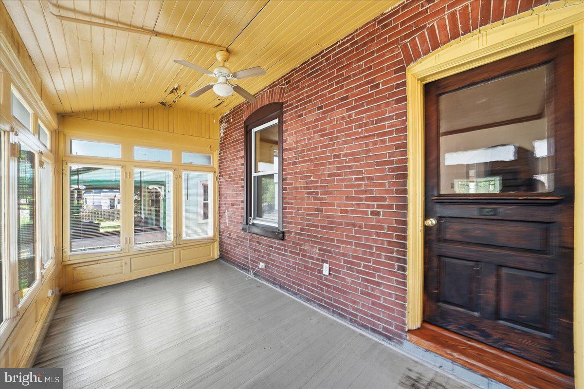 ARDMORE CROSSING - Residential