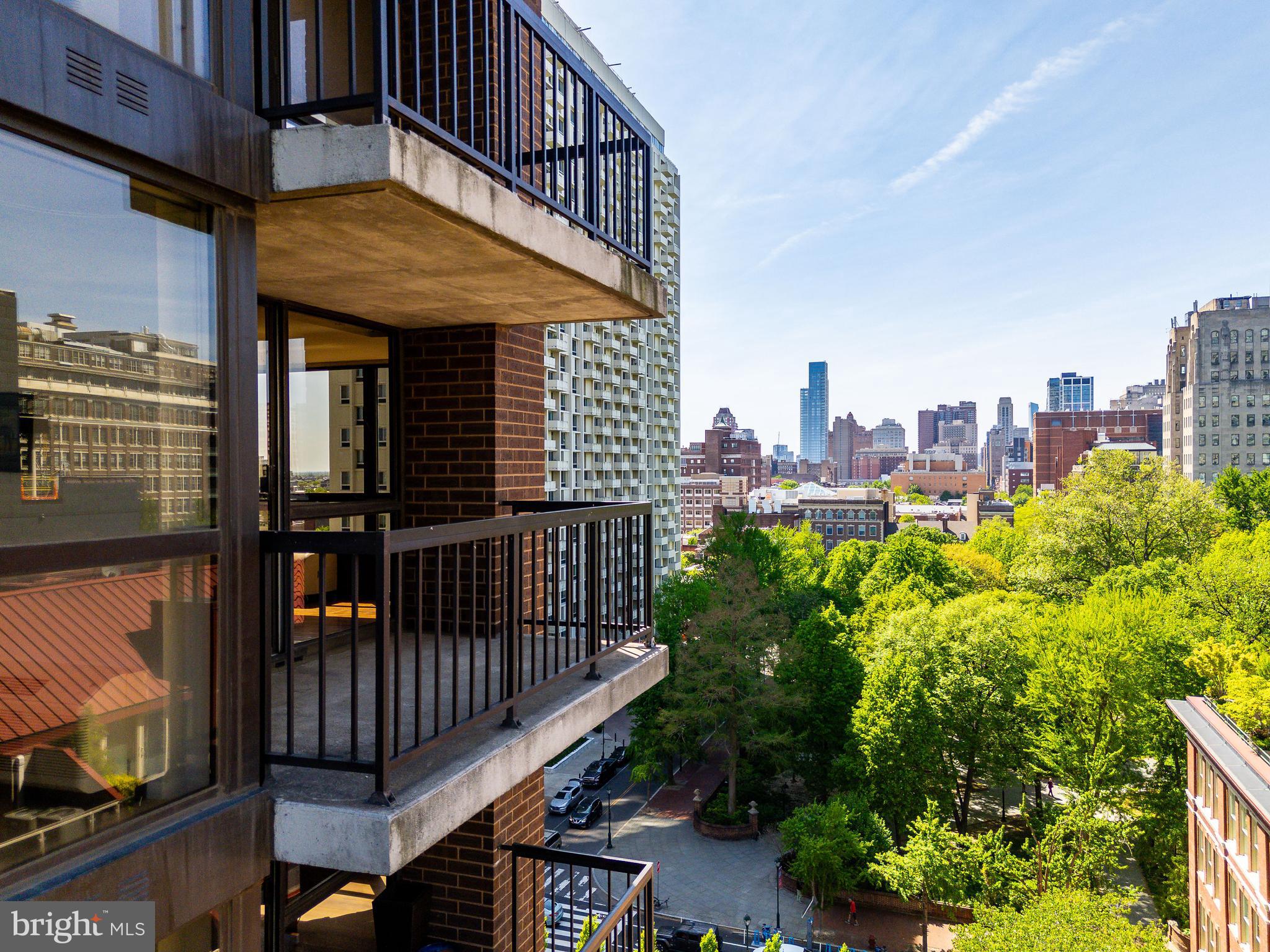 SOCIETY HILL - Residential