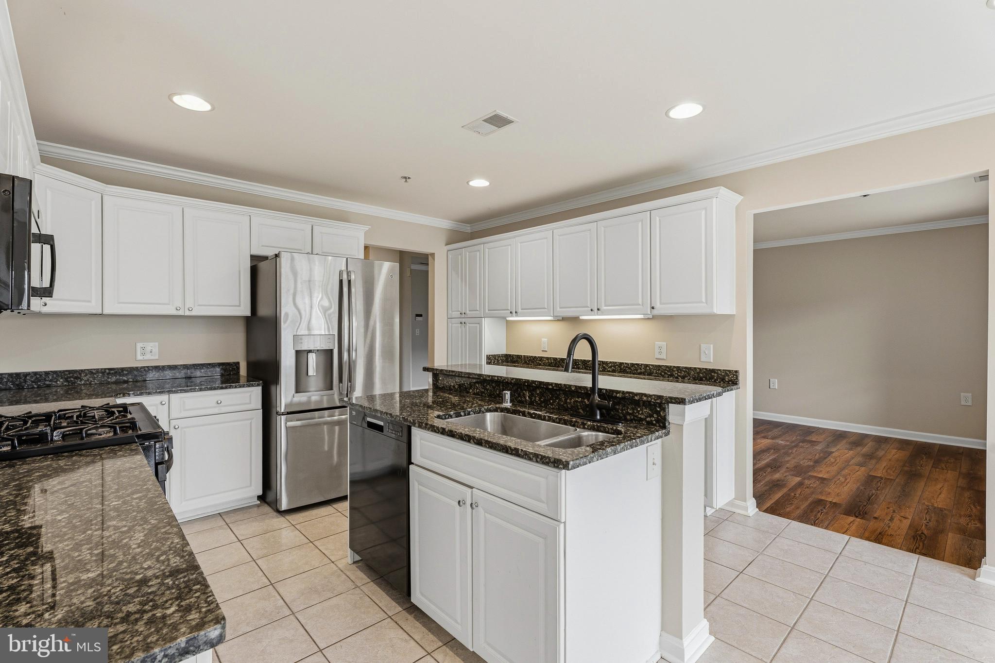 ROUNDWOOD RIDGE - Residential