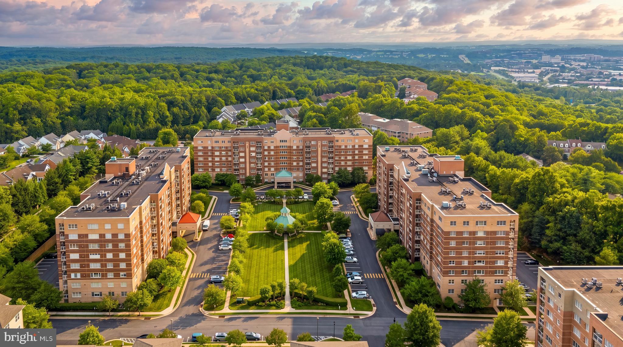 ROUNDWOOD RIDGE - Residential