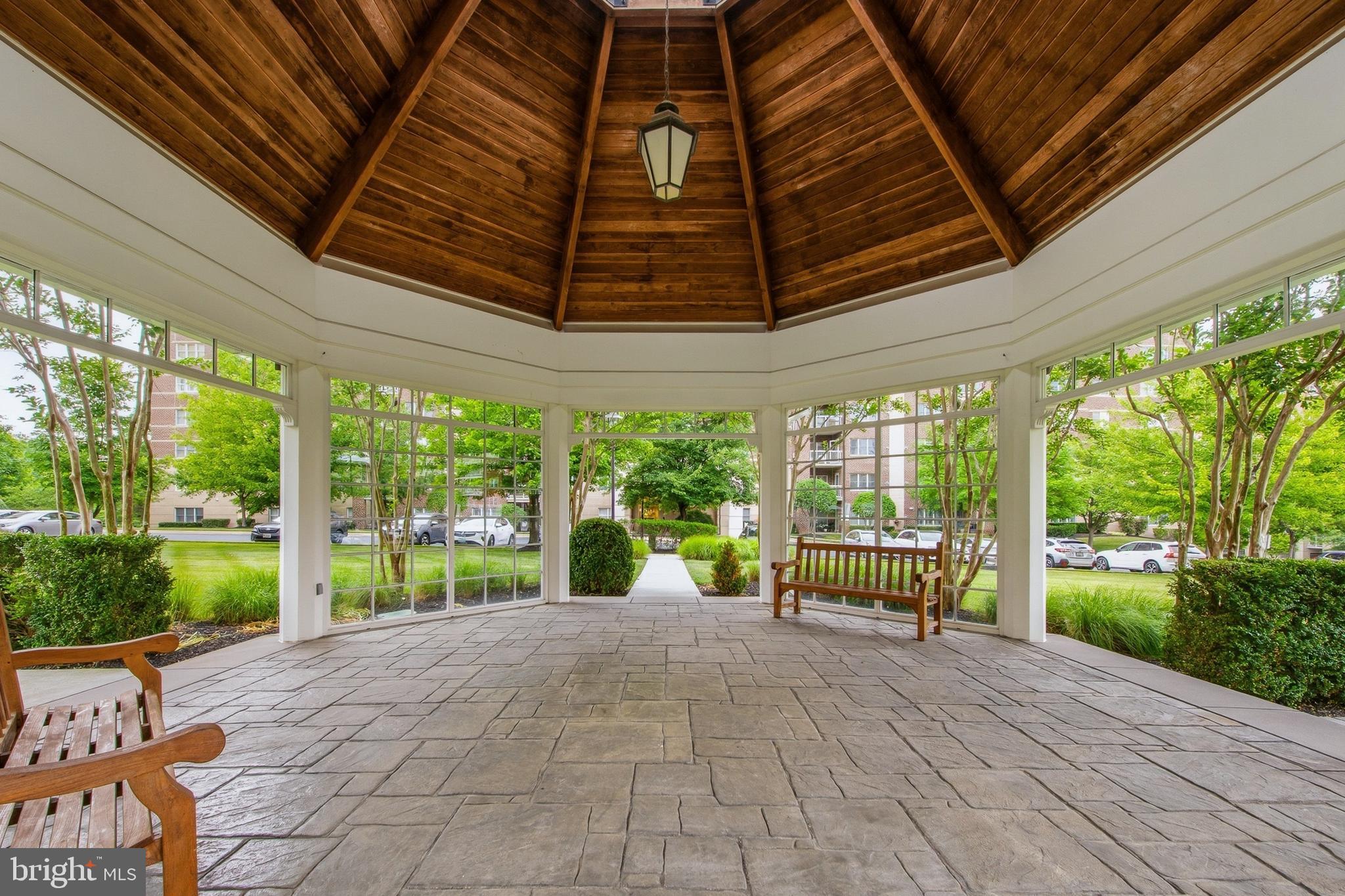 ROUNDWOOD RIDGE - Residential