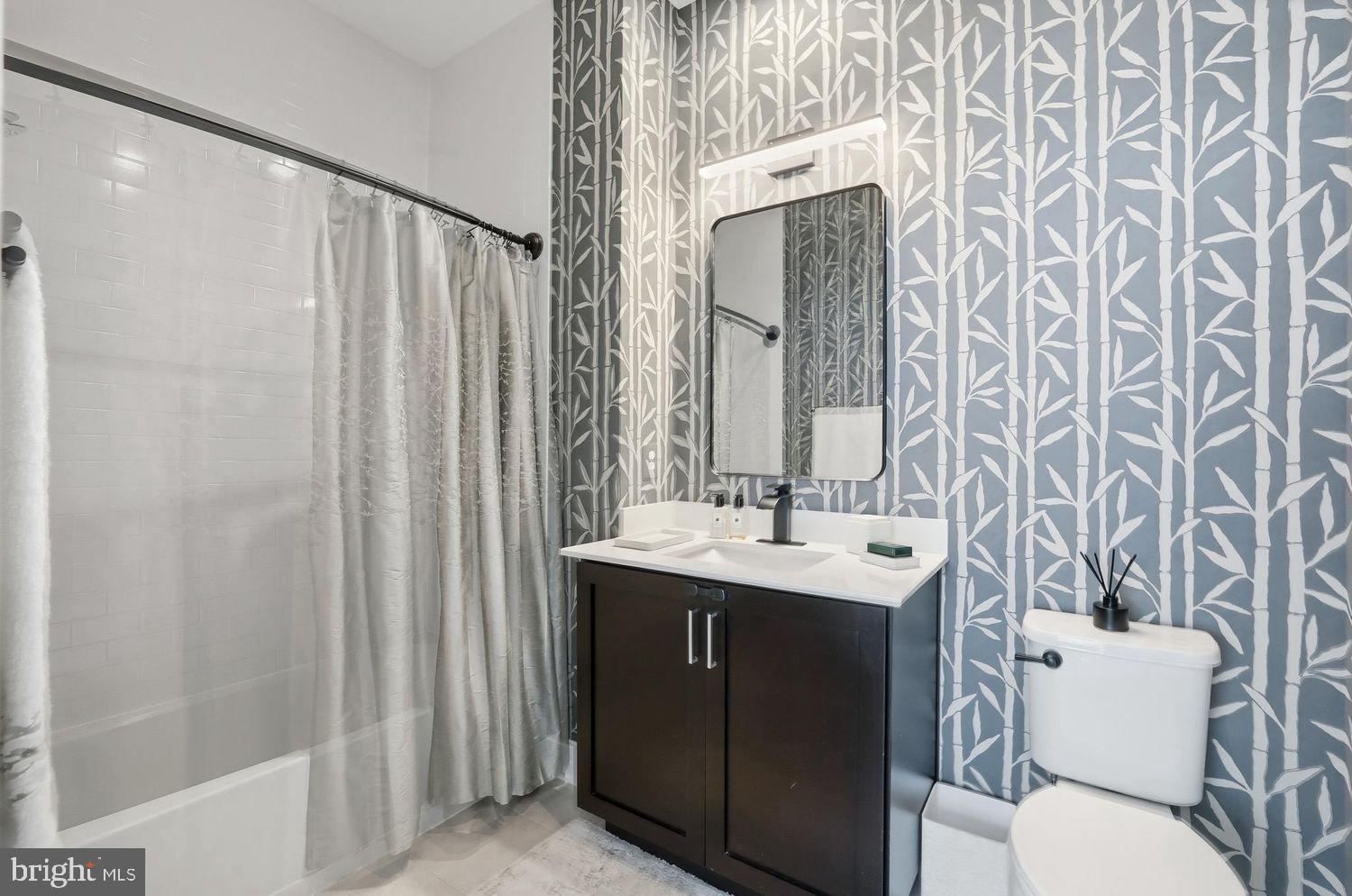TOWER OAKS - Residential
