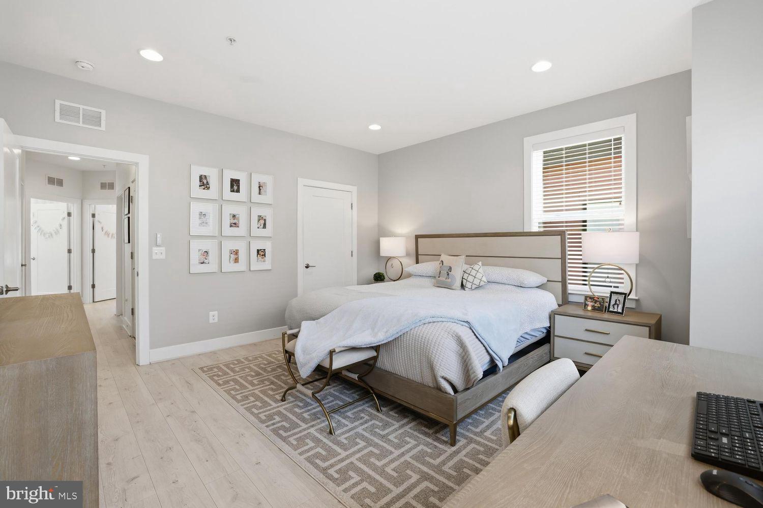 TOWER OAKS - Residential