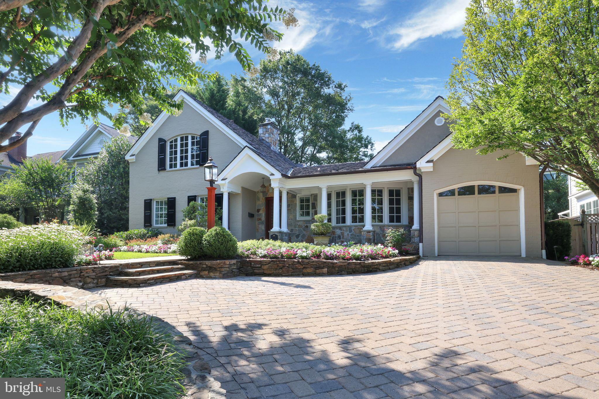 WHITEHALL MANOR - Residential