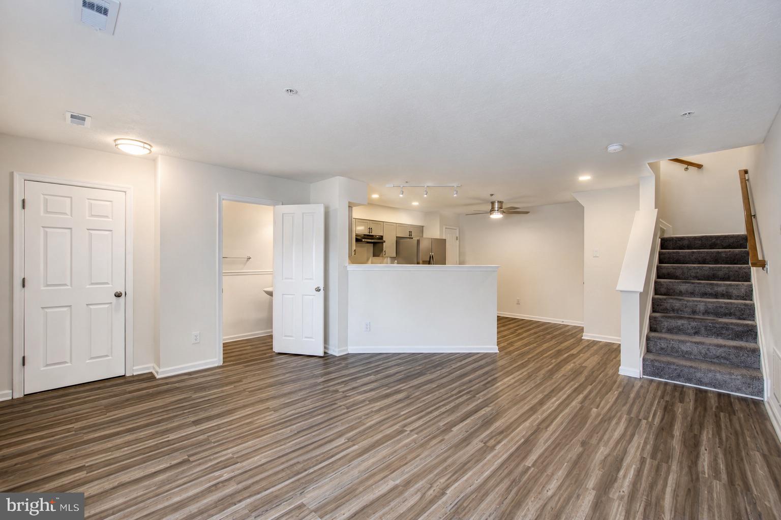 QUAIL RUN SOUTH - Residential