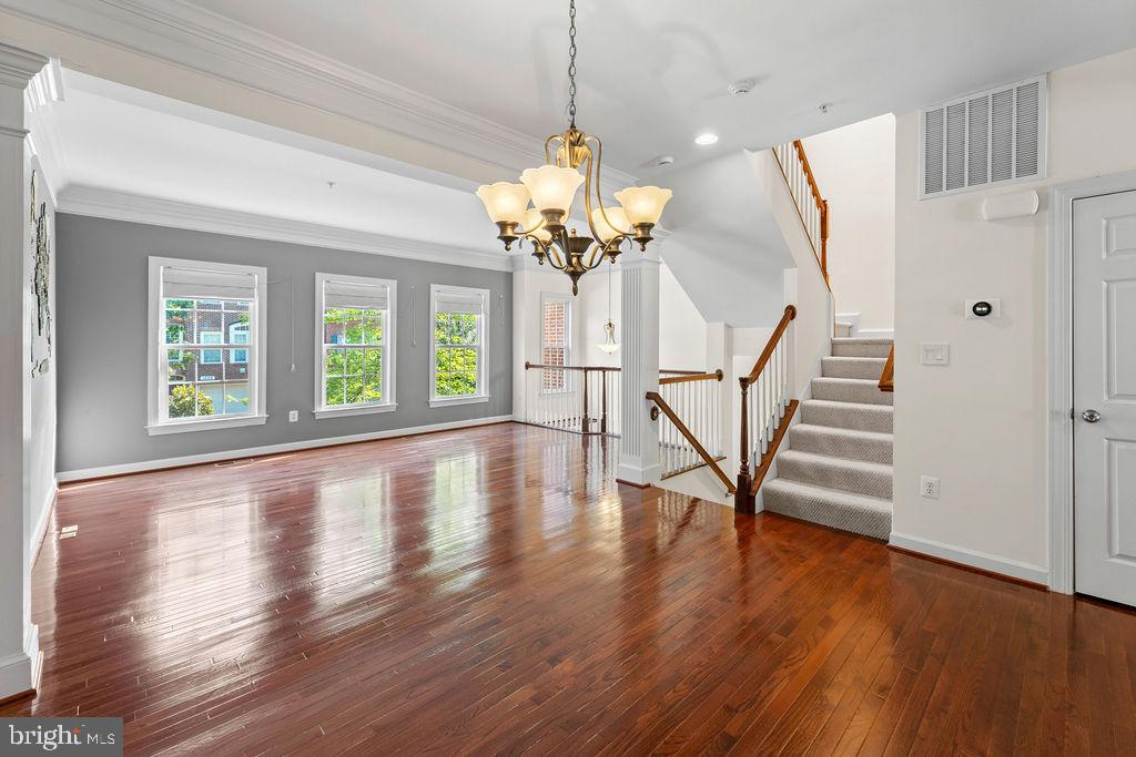 MONTGOMERY WHITE OAK - Residential