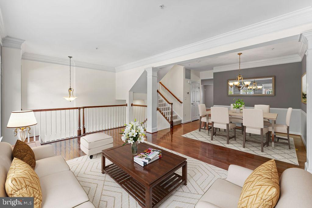 MONTGOMERY WHITE OAK - Residential