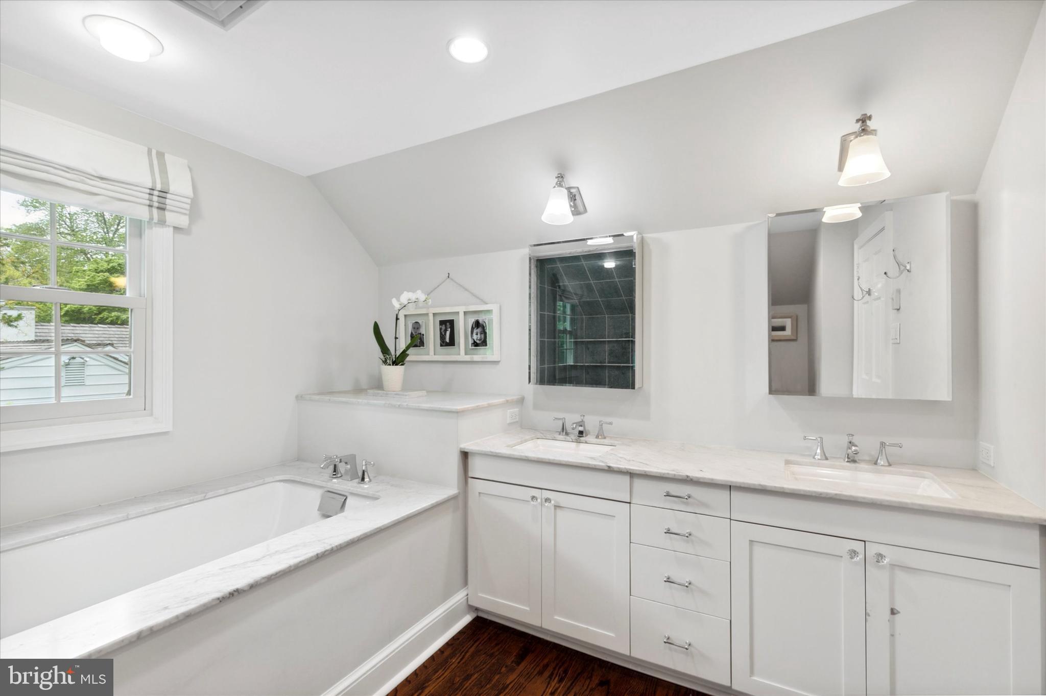 BRYN MAWR - Residential