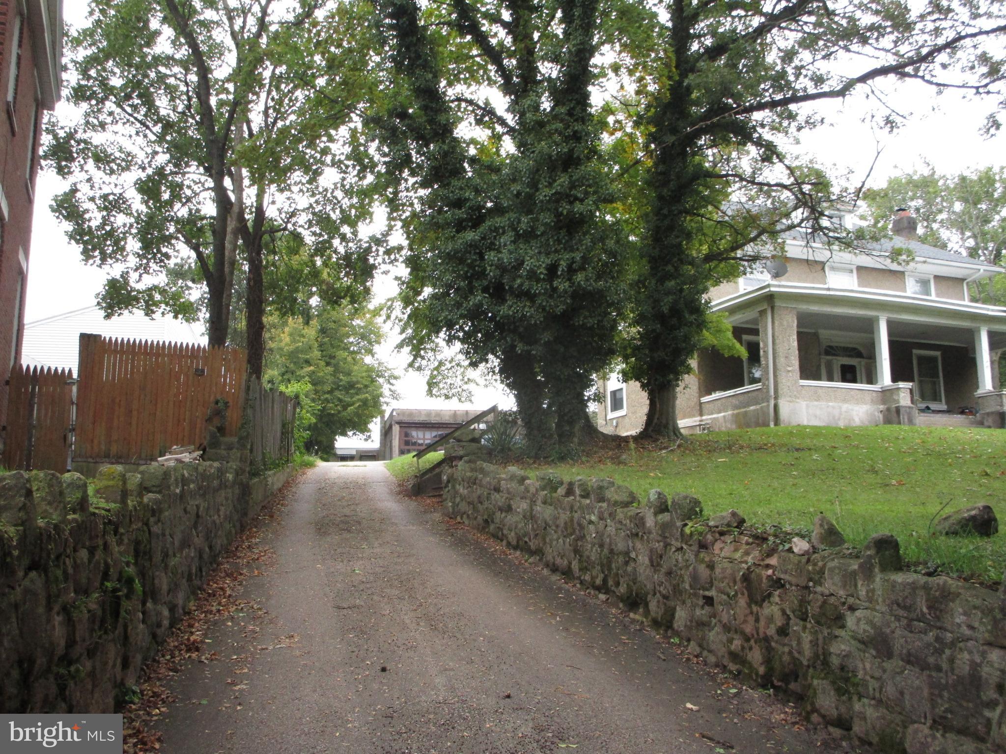 NORRISTOWN - Residential