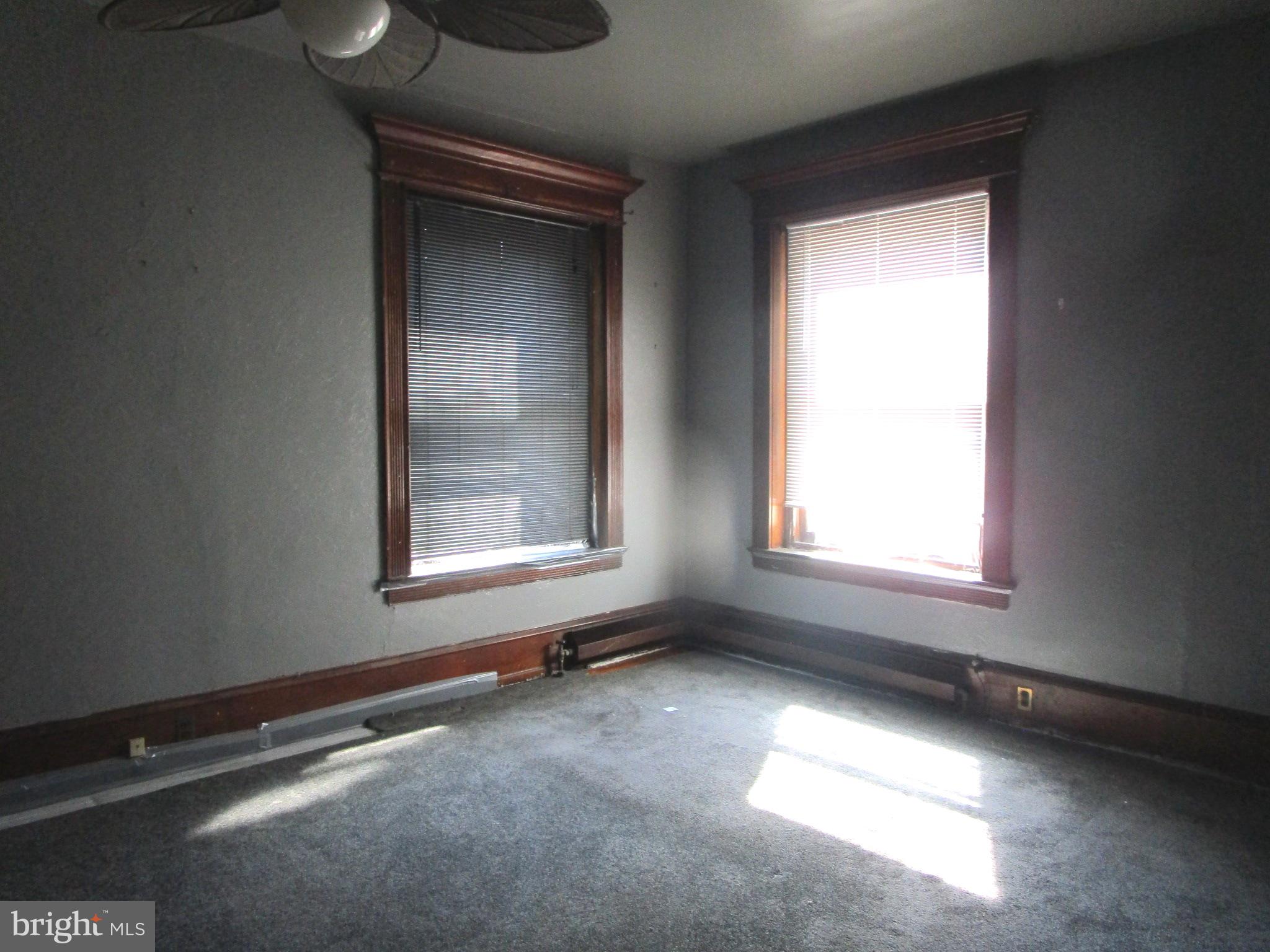 NORRISTOWN - Residential
