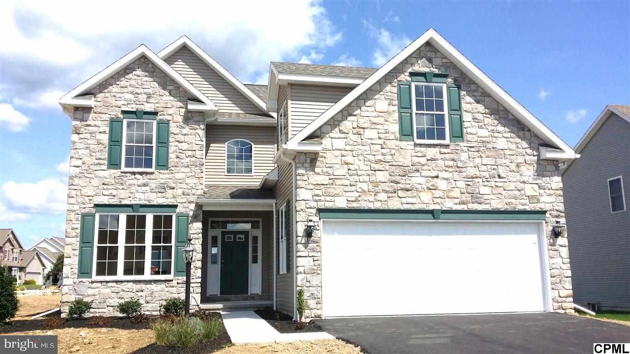 Move right into this brand new home built by McGraw Construction. You'll have plenty of space in this 5 bedroom, 3 full bath home. Home features an open floor plan and kitchen with corian counter tops and separate breakfast area. Hardwood floors in foyer, dining room and kitchen/breakfast area. Ceramic tile flooring in baths . Home is situated on a large corner lot.